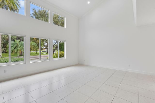 2801 Embassy Drive, West Palm Beach, FL 33401