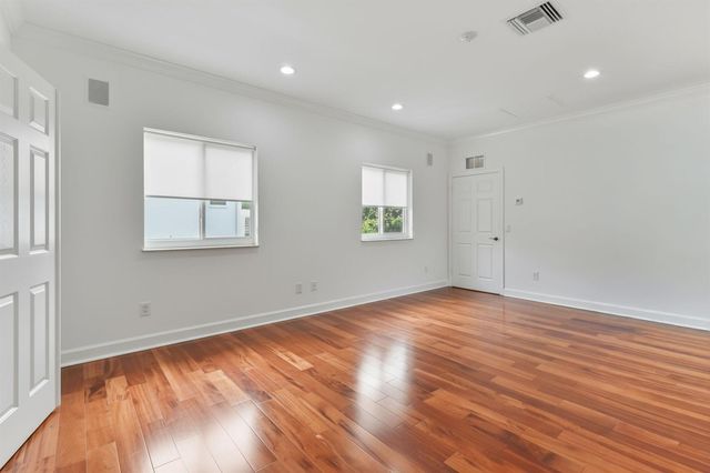 2801 Embassy Drive, West Palm Beach, FL 33401