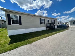 8800 S Harlem Avenue 404, Bridgeview, IL 60455