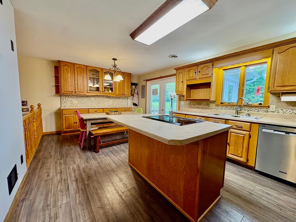 Image 16 of property listing at 1335 Schwartz Road, Centralia, IL 62801