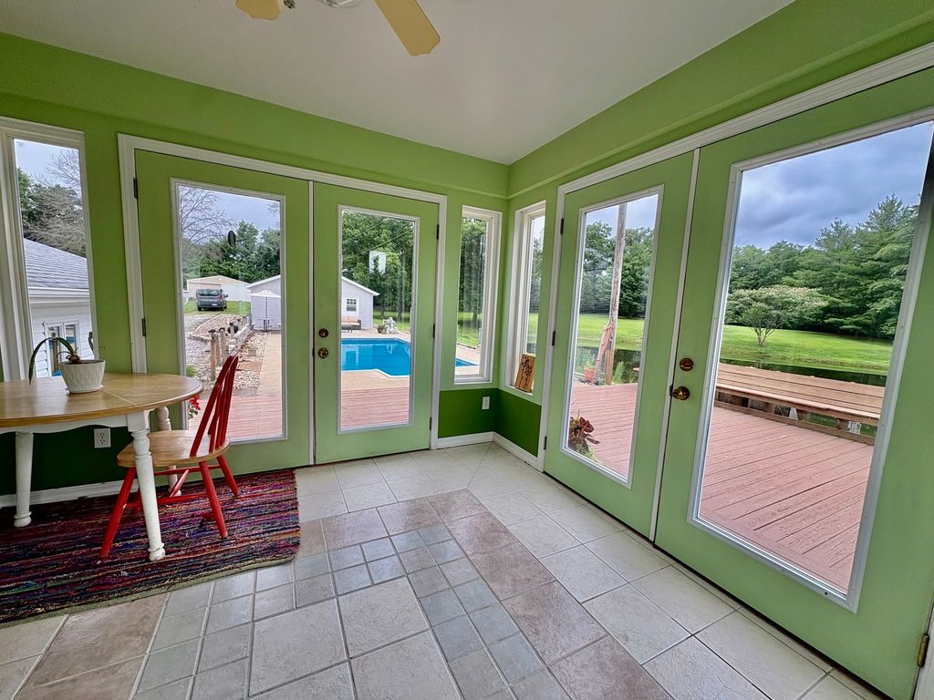 Image 20 of property listing at 1335 Schwartz Road, Centralia, IL 62801