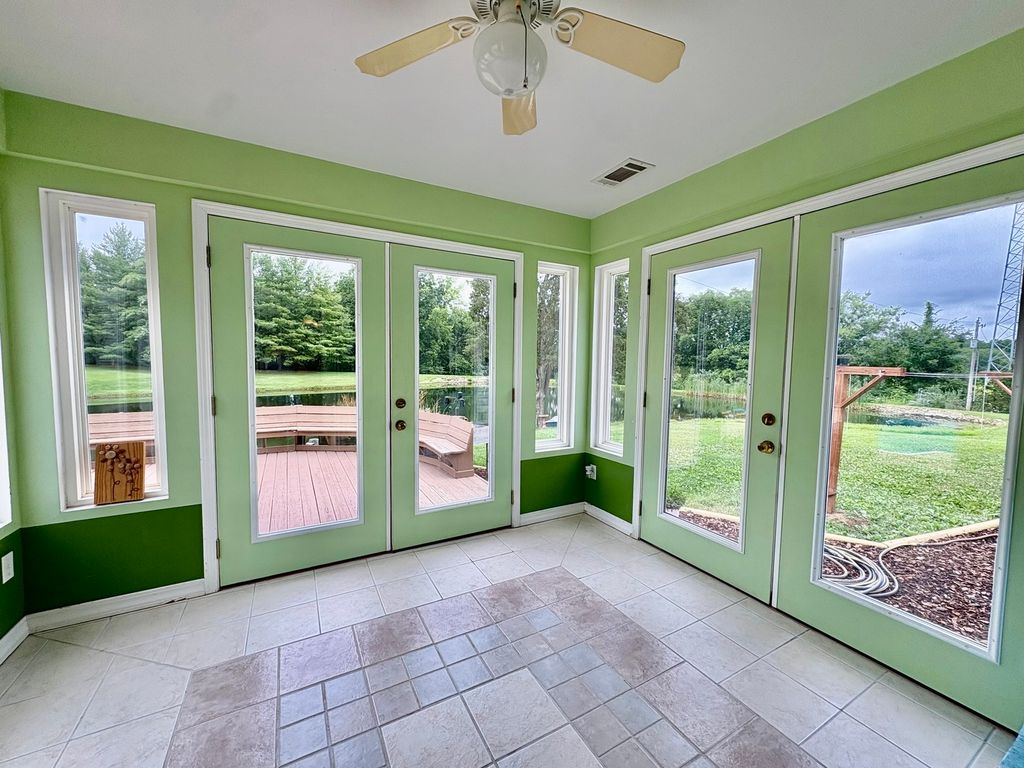 Image 21 of property listing at 1335 Schwartz Road, Centralia, IL 62801