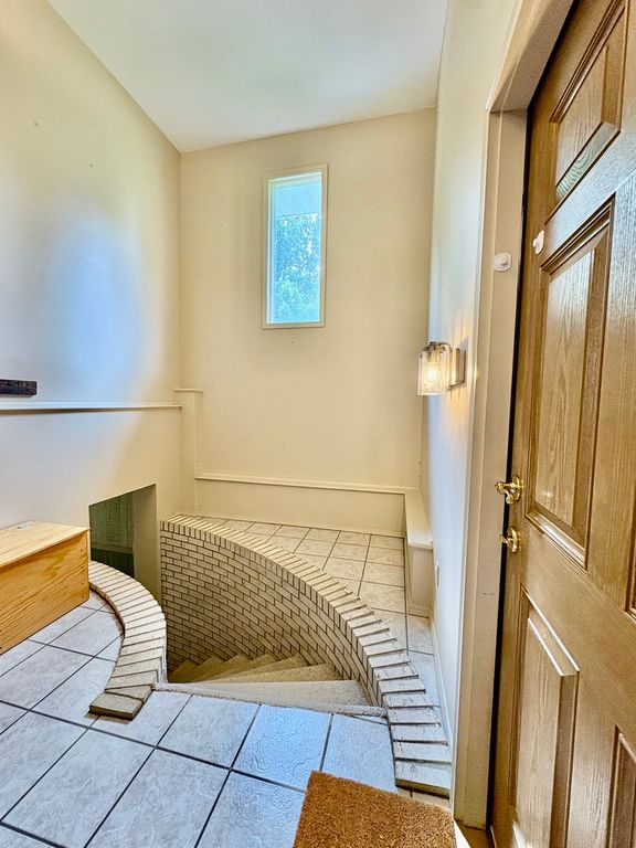 Image 31 of property listing at 1335 Schwartz Road, Centralia, IL 62801
