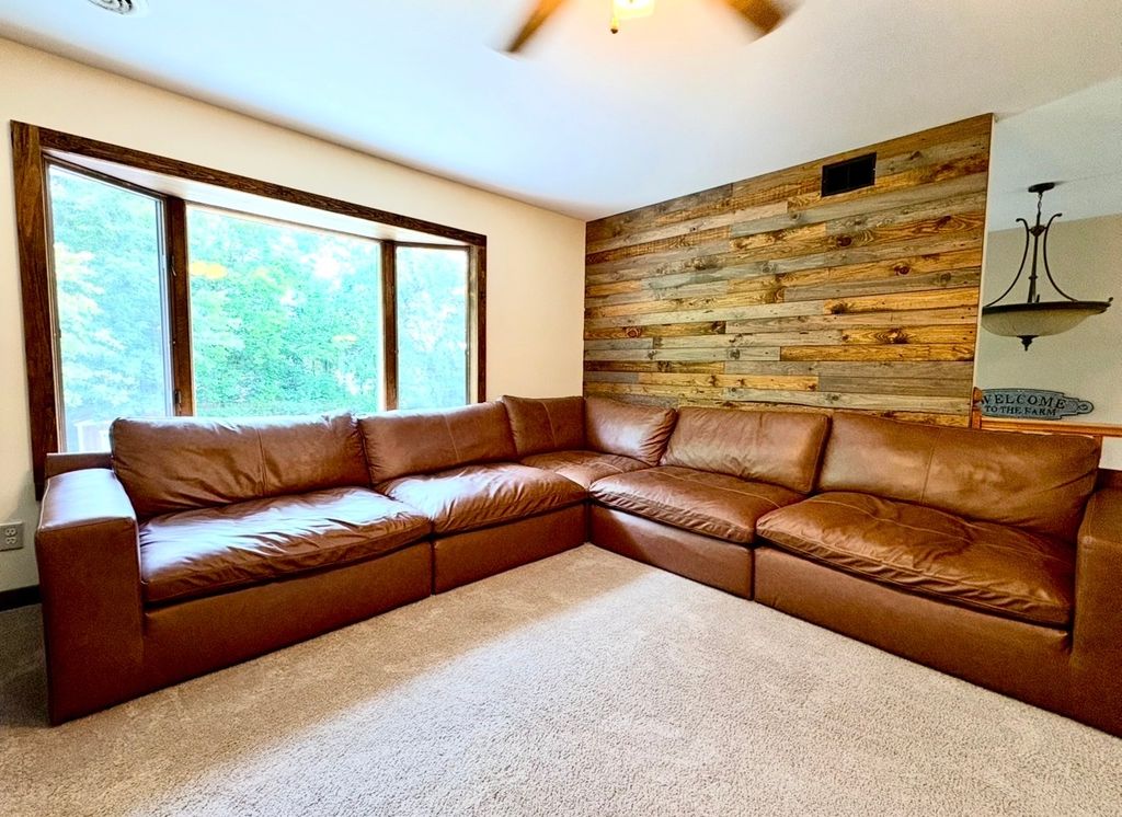 Image 9 of property listing at 1335 Schwartz Road, Centralia, IL 62801