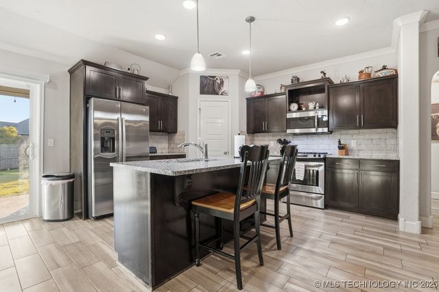 2621 W Tucson Court, Broken Arrow, OK 74011