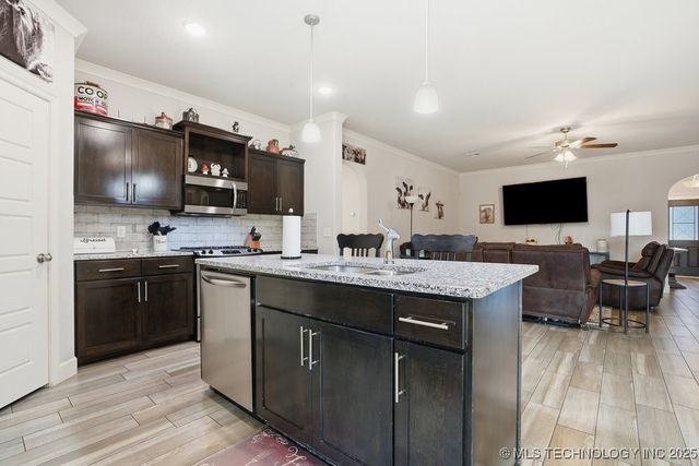 2621 W Tucson Court, Broken Arrow, OK 74011