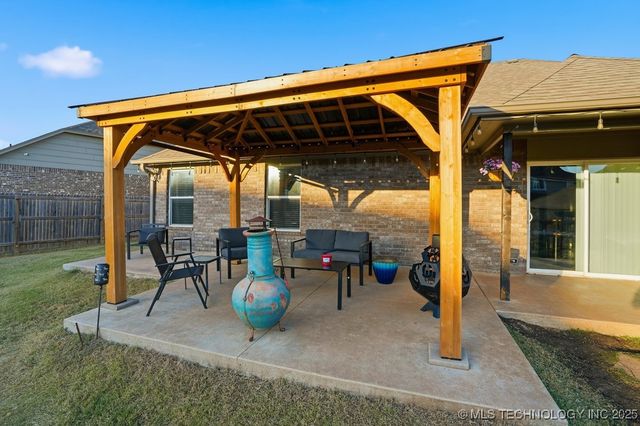 2621 W Tucson Court, Broken Arrow, OK 74011