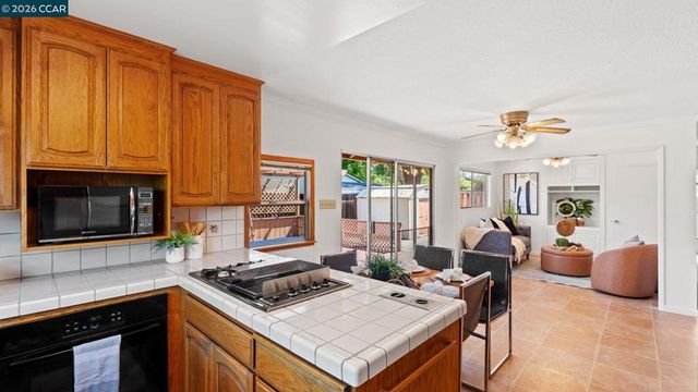 5515 Pennsylvania Blvd, Concord, CA 94521