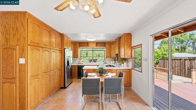 5515 Pennsylvania Blvd, Concord, CA 94521