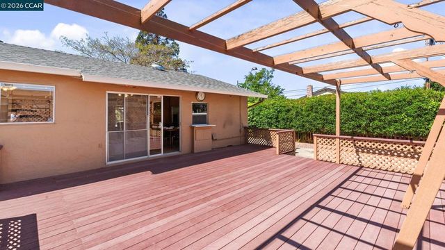 5515 Pennsylvania Blvd, Concord, CA 94521