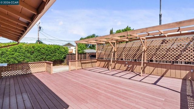 5515 Pennsylvania Blvd, Concord, CA 94521