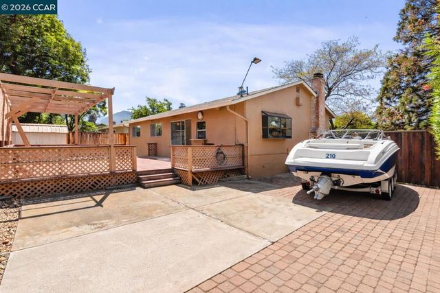 5515 Pennsylvania Blvd, Concord, CA 94521