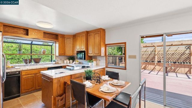 5515 Pennsylvania Blvd, Concord, CA 94521