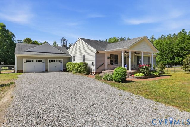 4005 W Chapel Dr, Goochland, VA 23063