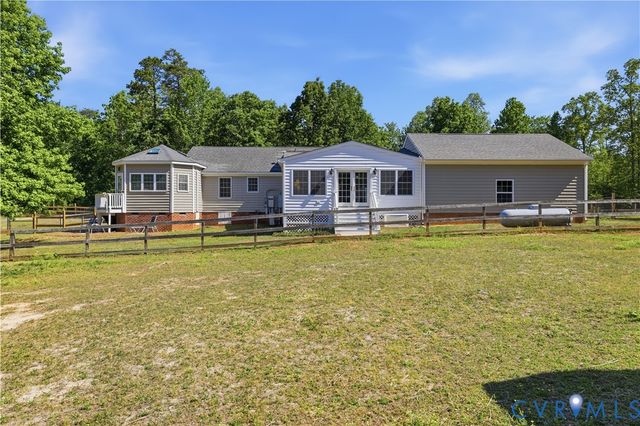 4005 W Chapel Dr, Goochland, VA 23063