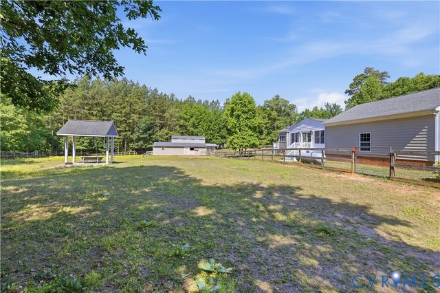 4005 W Chapel Dr, Goochland, VA 23063