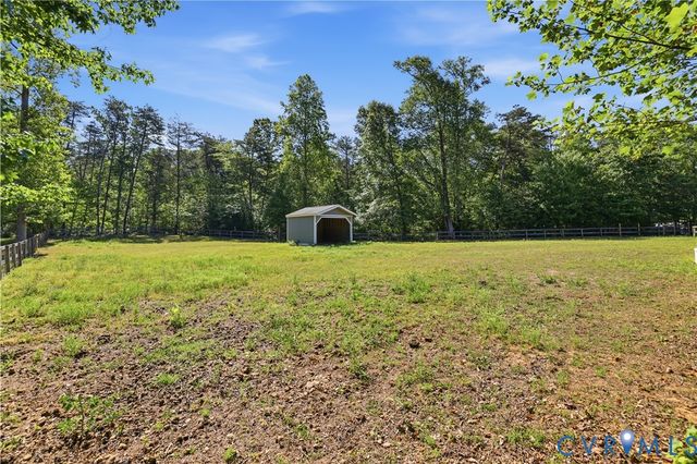 4005 W Chapel Dr, Goochland, VA 23063