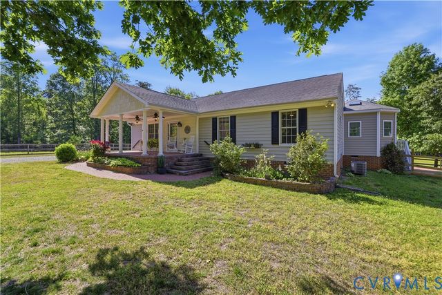 4005 W Chapel Dr, Goochland, VA 23063