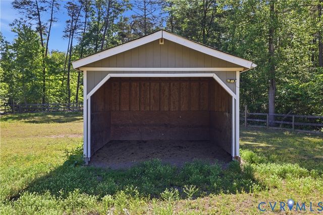 4005 W Chapel Dr, Goochland, VA 23063