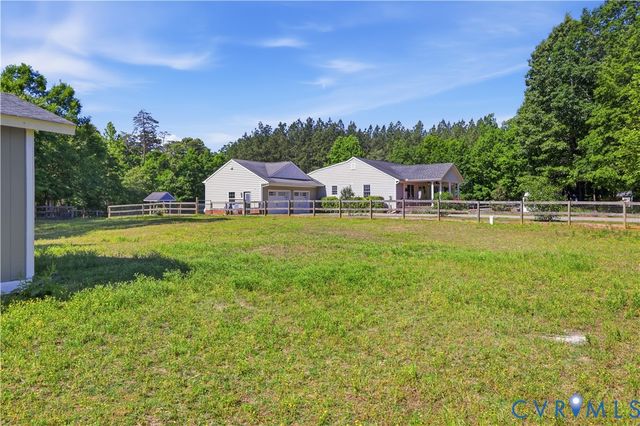 4005 W Chapel Dr, Goochland, VA 23063