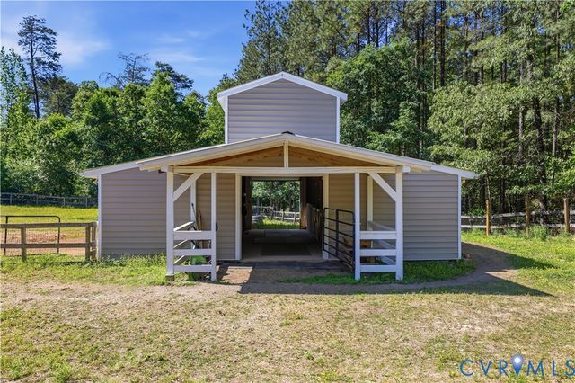 4005 W Chapel Dr, Goochland, VA 23063