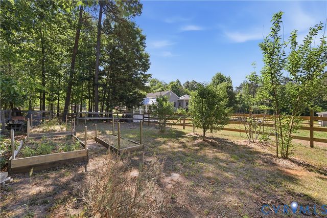 4005 W Chapel Dr, Goochland, VA 23063