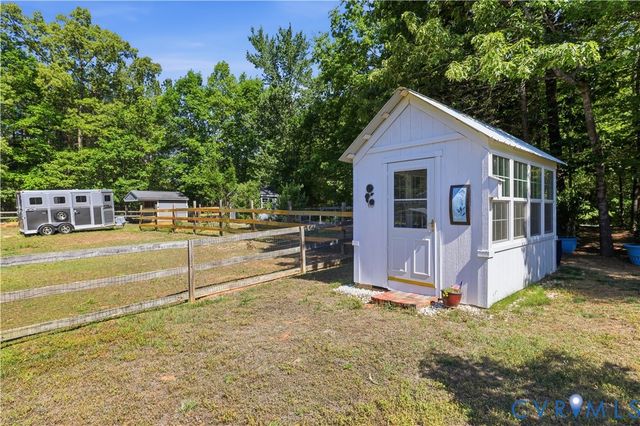 4005 W Chapel Dr, Goochland, VA 23063