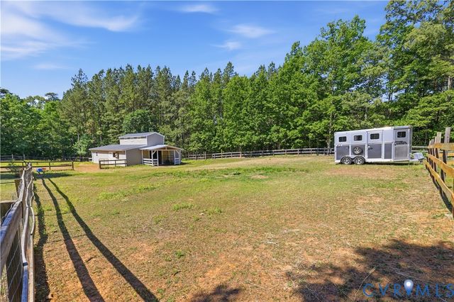 4005 W Chapel Dr, Goochland, VA 23063