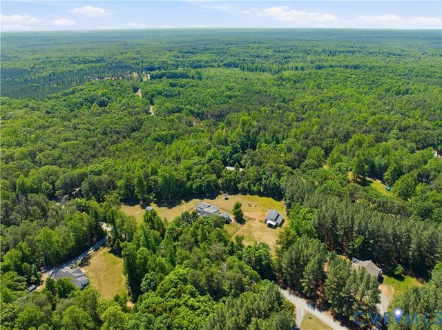 4005 W Chapel Dr, Goochland, VA 23063