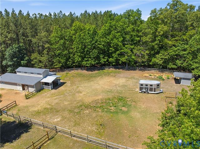 4005 W Chapel Dr, Goochland, VA 23063