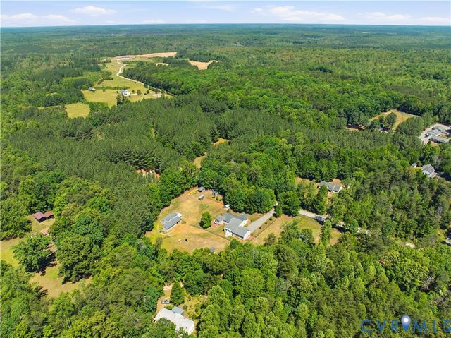 4005 W Chapel Dr, Goochland, VA 23063