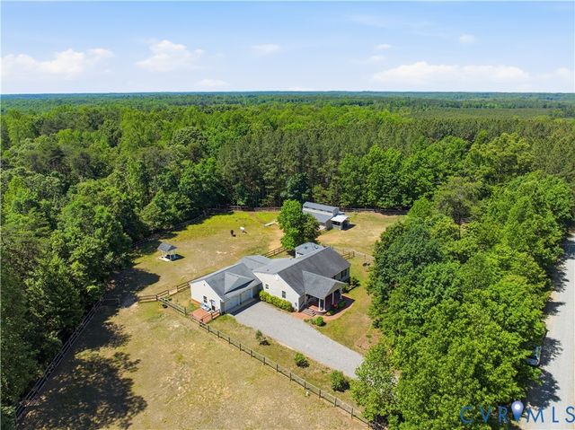 4005 W Chapel Dr, Goochland, VA 23063