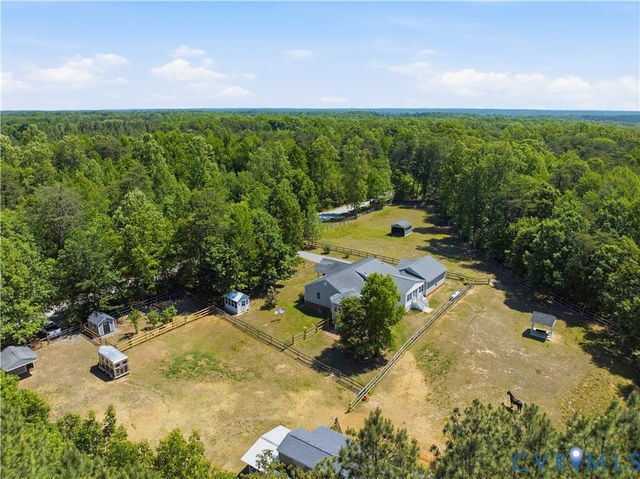 4005 W Chapel Dr, Goochland, VA 23063