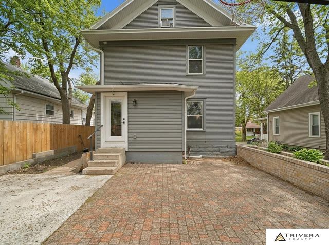 2711 Sumner Street, Lincoln, NE 68502