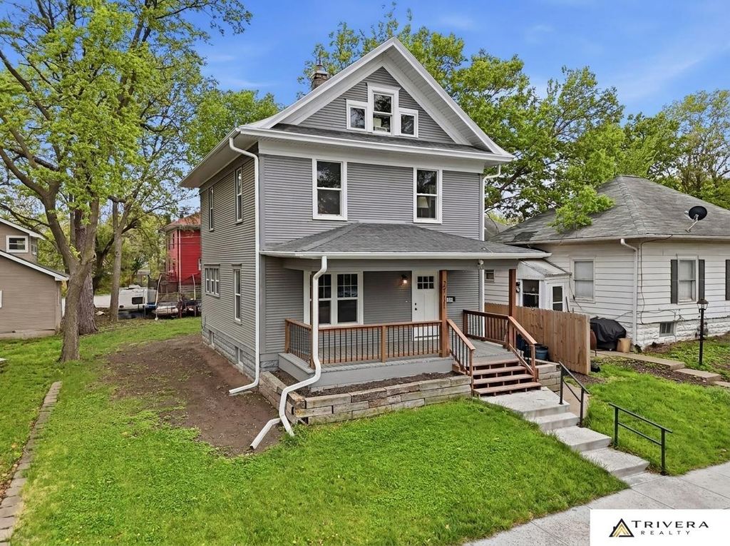 2711 Sumner Street, Lincoln, NE 68502