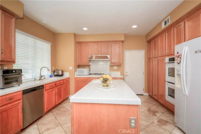 32 Via De La Valle, Lake Elsinore, CA 92532
