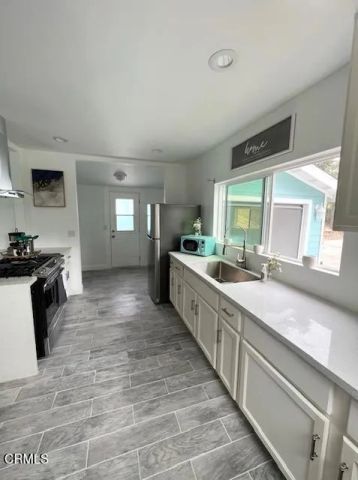 1010 N Ventura Avenue, Oak View, CA 93022