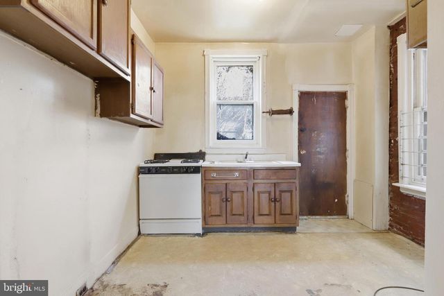 1222 S PEACH ST, Philadelphia, PA 19143