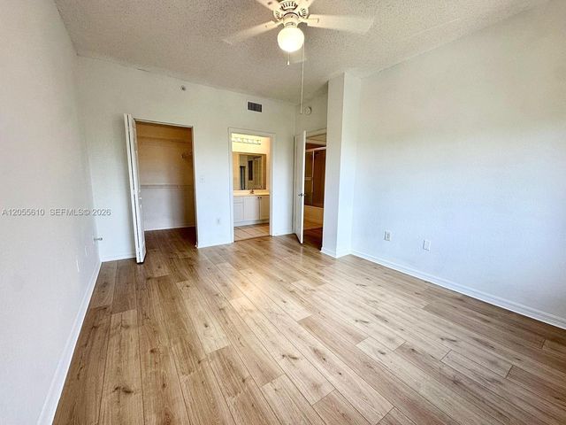 2807 Veronia Dr 301, Palm Beach Gardens, FL 33410