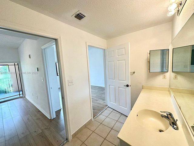 2807 Veronia Dr 301, Palm Beach Gardens, FL 33410