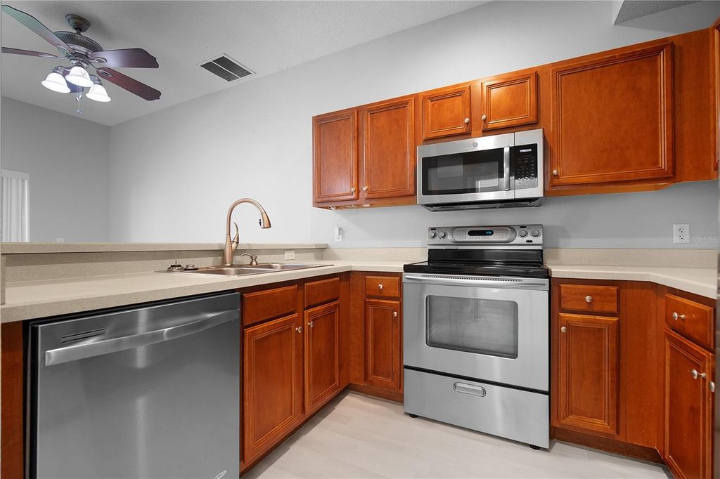 Image 25 of property listing at Address unavailable.