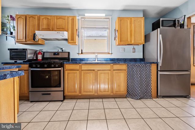 132 HICKMAN AVE, Gloucester City, NJ 08030