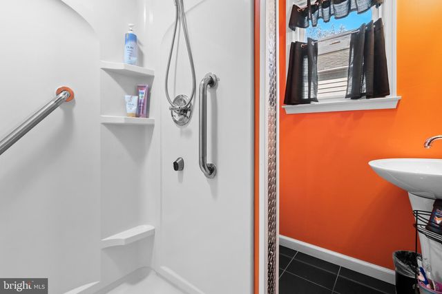 132 HICKMAN AVE, Gloucester City, NJ 08030