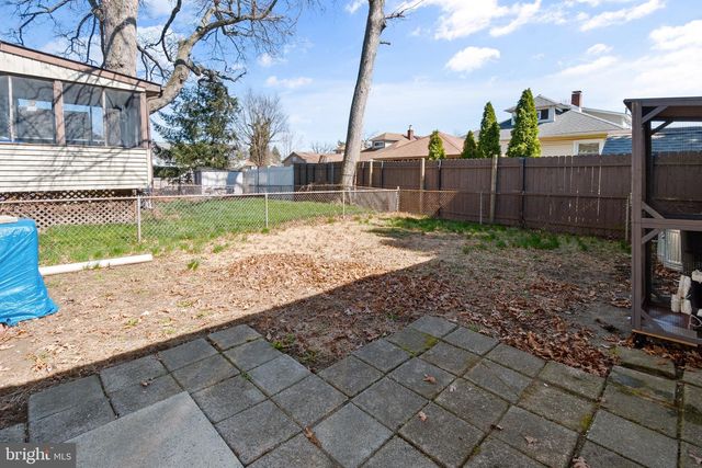 132 HICKMAN AVE, Gloucester City, NJ 08030