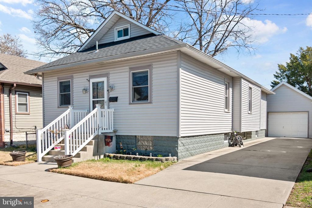 132 HICKMAN AVE, Gloucester City, NJ 08030