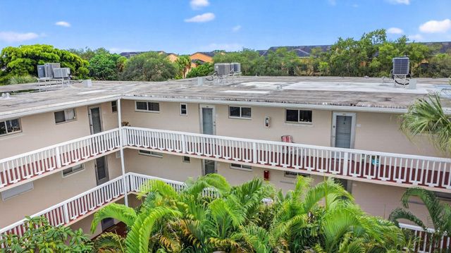 2856 Garden Drive 310, Lake Worth, FL 33461