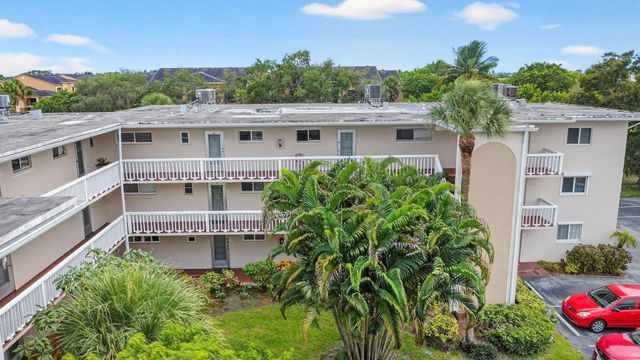 2856 Garden Drive 310, Lake Worth, FL 33461