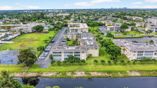 2856 Garden Drive 310, Lake Worth, FL 33461