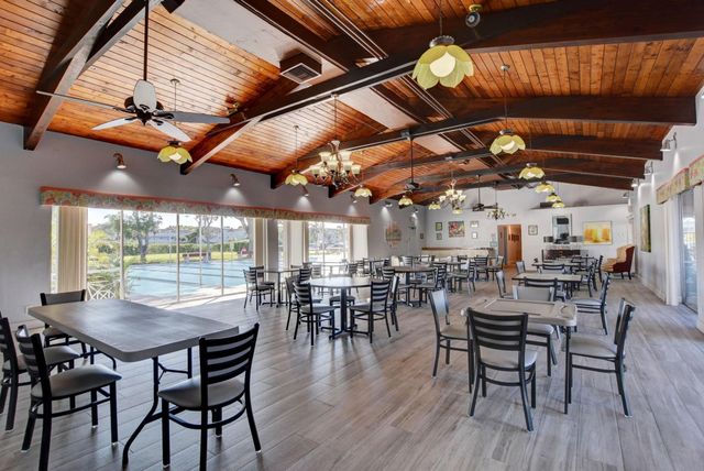 2856 Garden Drive 310, Lake Worth, FL 33461