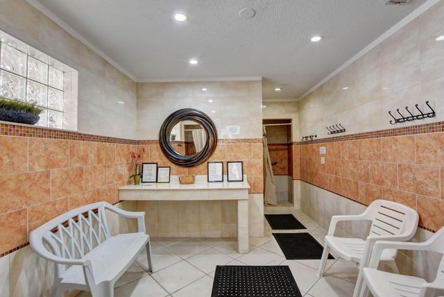 2856 Garden Drive 310, Lake Worth, FL 33461